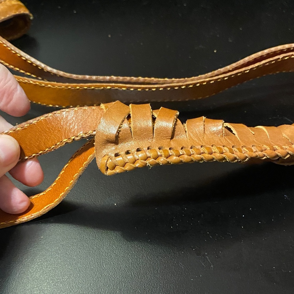 Elegant Brown Woven basket style Leather Shoulder Bag - Picture 14 of 15